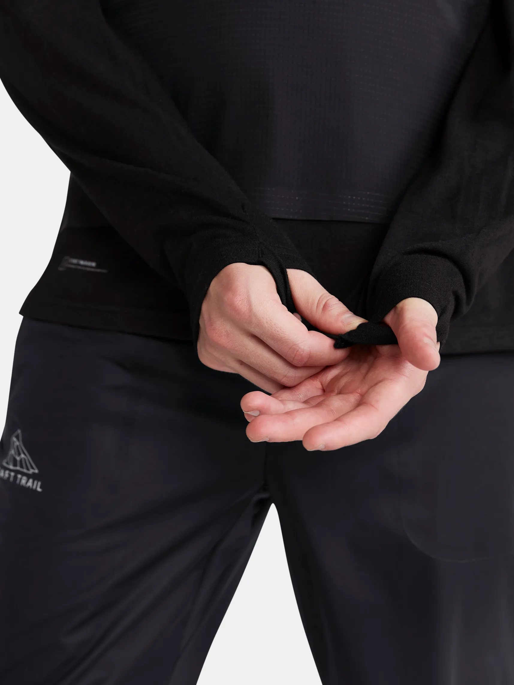 Craft Men&#x27;s Adv Trail Wool Wind Long Sleeve Tee Black/Melange | Buy Craft Men&#x27;s Adv Trail Wool Wind Long Sleeve Tee Black/Melange here | Outnorth