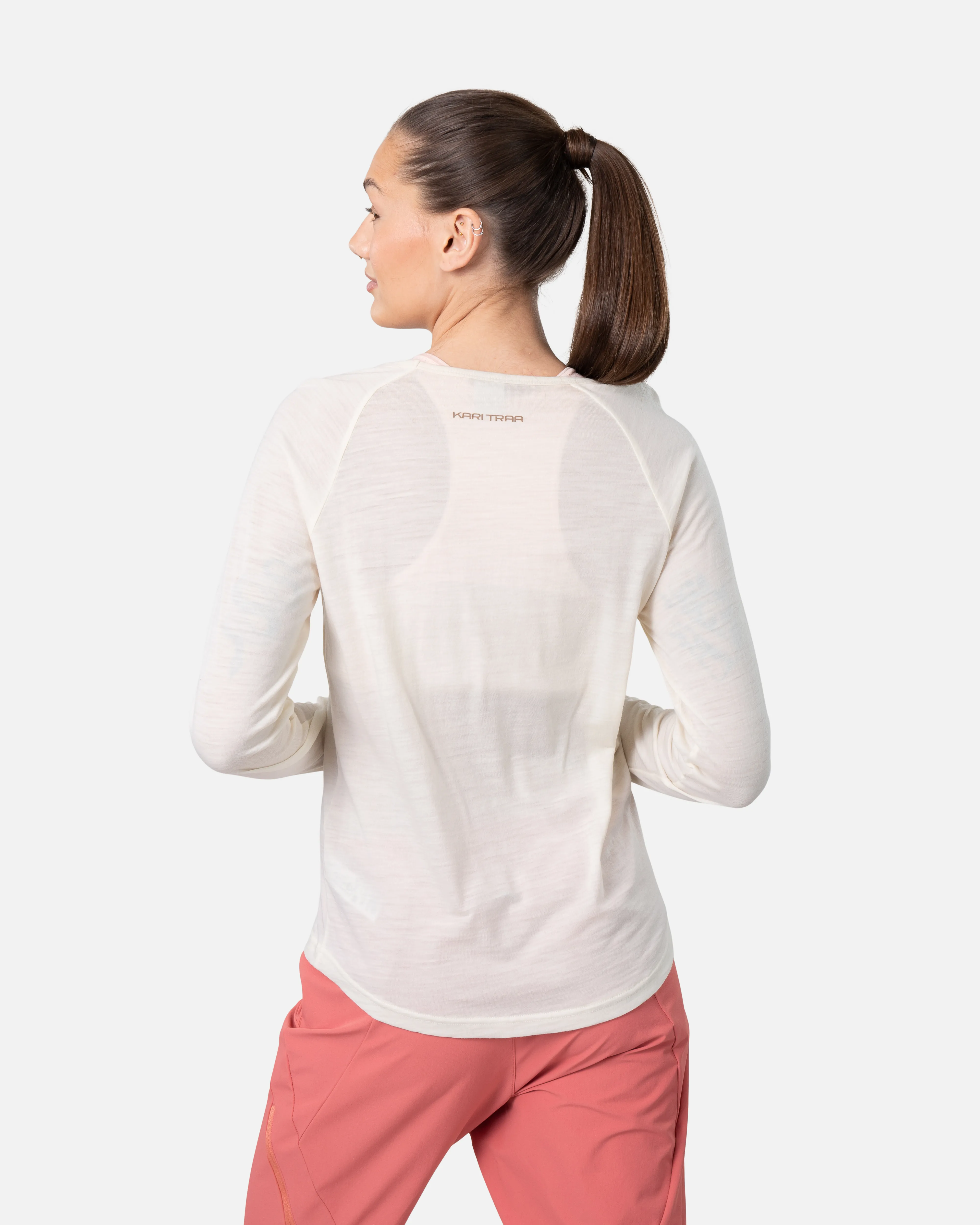 Kari Traa Women&#x27;s Sanne Wool Long Sleeve Light Beige | Buy Kari Traa Women&#x27;s Sanne Wool Long Sleeve Light Beige here | Outnorth